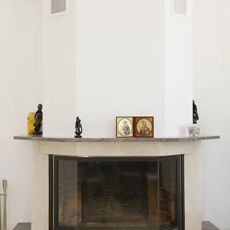 Eliofos Luxury * 폴리스