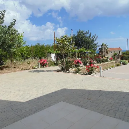 Eliofos Luxury Polis