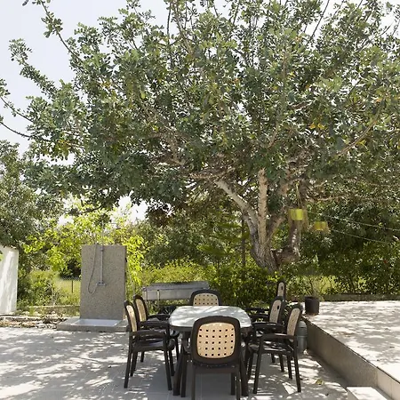 Eliofos Luxury فيلة