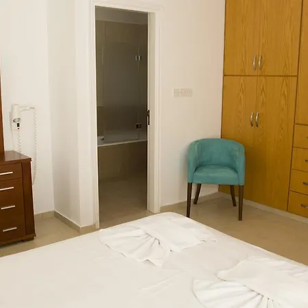 Eliofos Luxury Polis