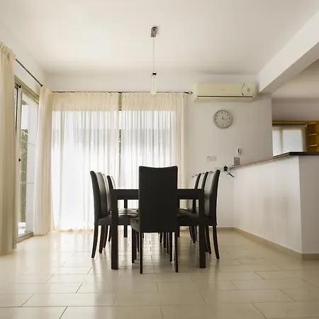 Eliofos Luxury Polis