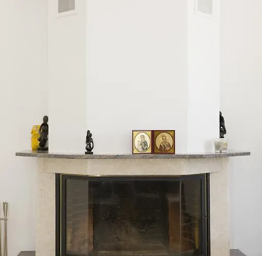 Eliofos Luxury * Polis